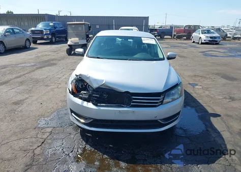 2012 Volkswagen Passat 2.5L S z USA, uszkodzony, nr VIN 1VWAP7A34CC078380